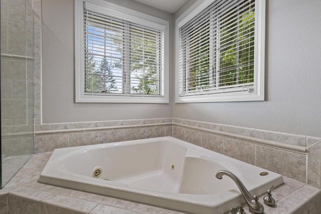 4354 HILTON HEAD DRIVE, Oneida, WI 54155