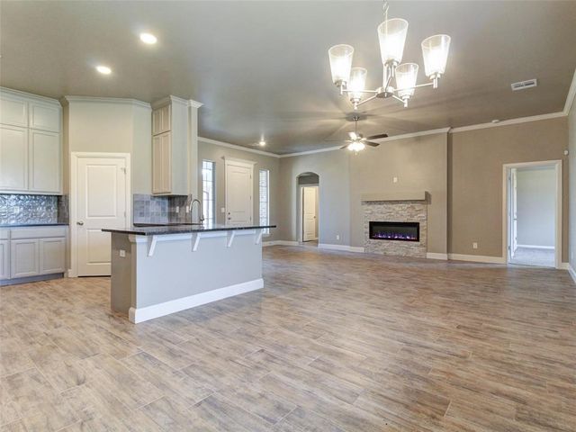 8681 Oak Tree Circle, Edmond, OK 73025