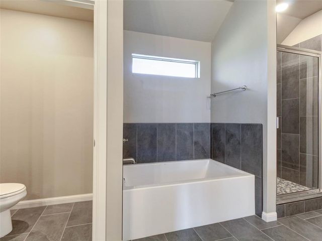 8681 Oak Tree Circle, Edmond, OK 73025