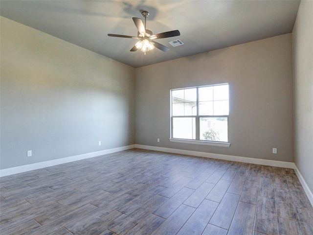 8681 Oak Tree Circle, Edmond, OK 73025