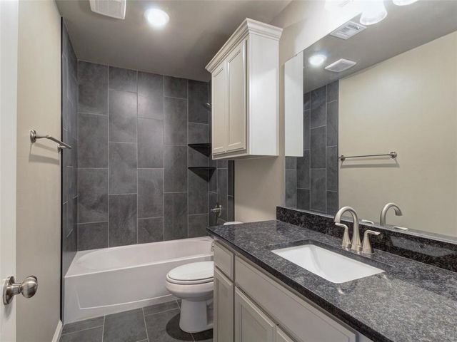 8681 Oak Tree Circle, Edmond, OK 73025