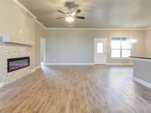 8681 Oak Tree Circle, Edmond, OK 73025
