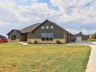 8681 Oak Tree Circle, Edmond, OK 73025