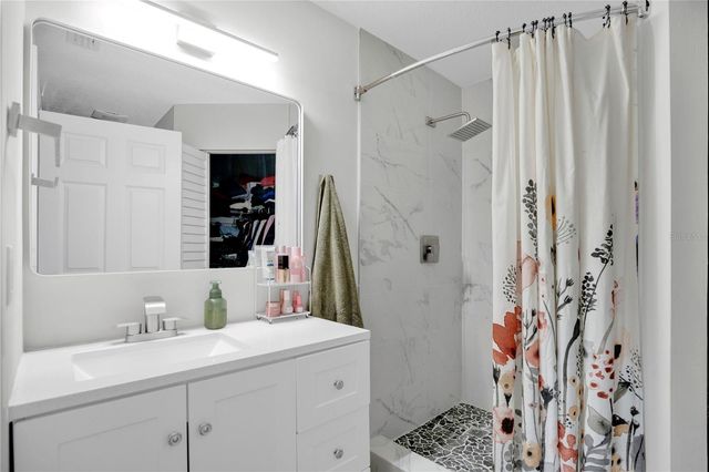 2592 GRASSY POINT DRIVE 104, Lake Mary, FL 32746