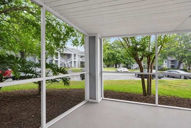 2592 GRASSY POINT DRIVE 104, Lake Mary, FL 32746