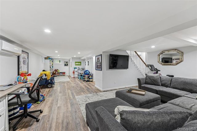 2841 Besade Court, Oceanside, NY 11572