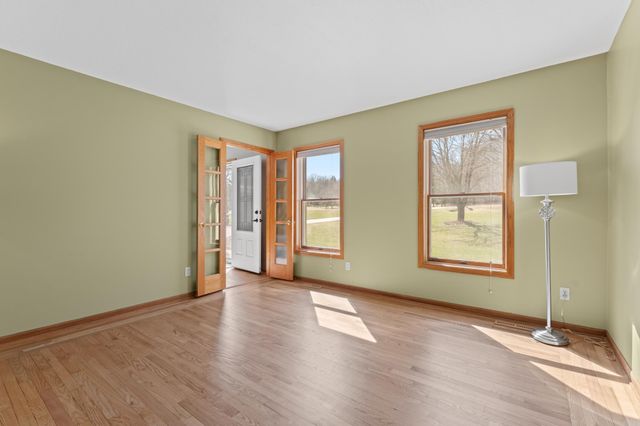 2049 68th Street NW, Rochester, MN 55901