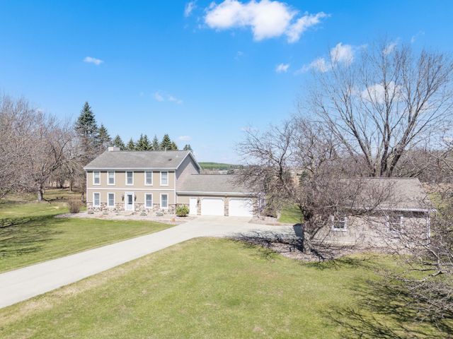 2049 68th Street NW, Rochester, MN 55901
