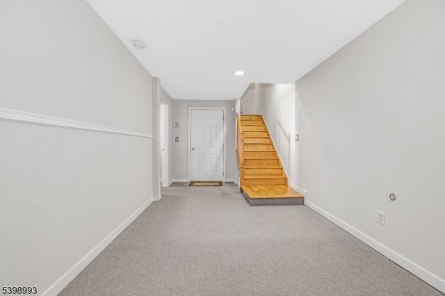 4 Maple Ave, Waldwick Boro, NJ 07463