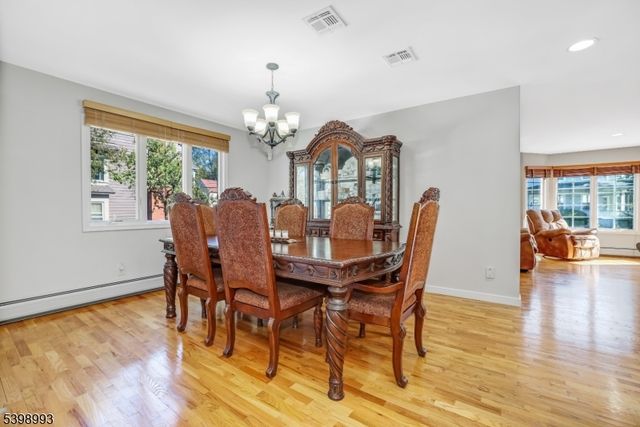 4 Maple Ave, Waldwick Boro, NJ 07463