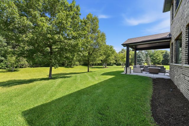 7812 Northwoods Drive, Frankfort, IL 60423