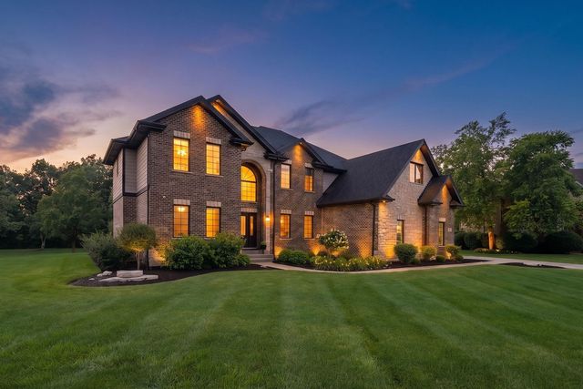 7812 Northwoods Drive, Frankfort, IL 60423
