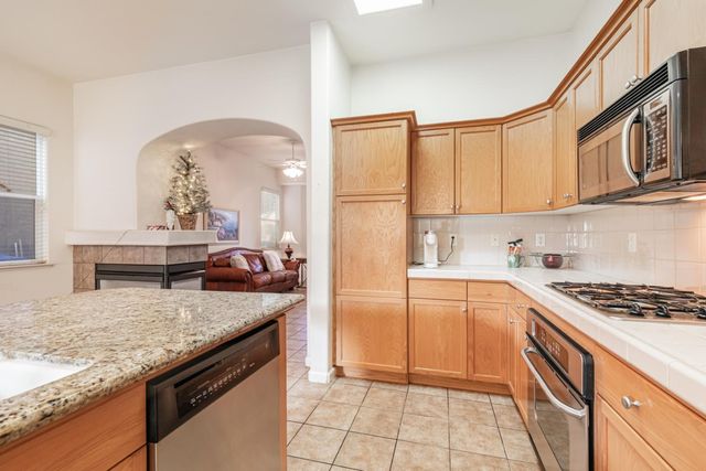 3664 Vermont Lane, Clovis, CA 93619