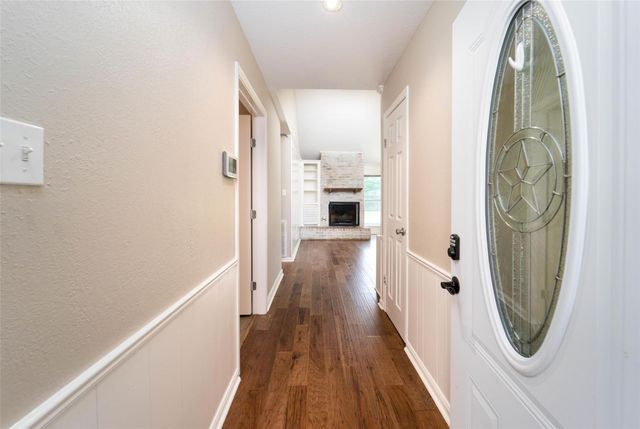 2547 Pinehurst Drive, West Columbia, TX 77486