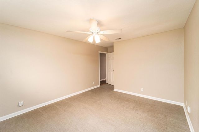 2547 Pinehurst Drive, West Columbia, TX 77486