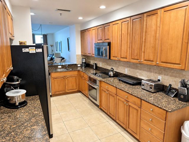 615 RIVIERA DUNES WAY 406, Palmetto, FL 34221