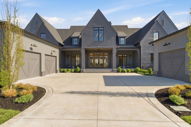 9048 Passiflora Ct, College Grove, TN 37046