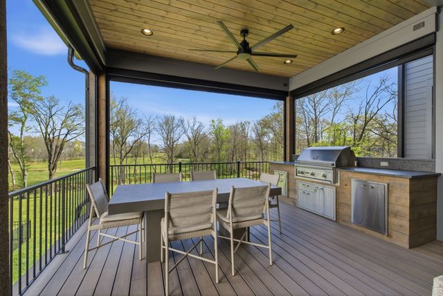 9048 Passiflora Ct, College Grove, TN 37046
