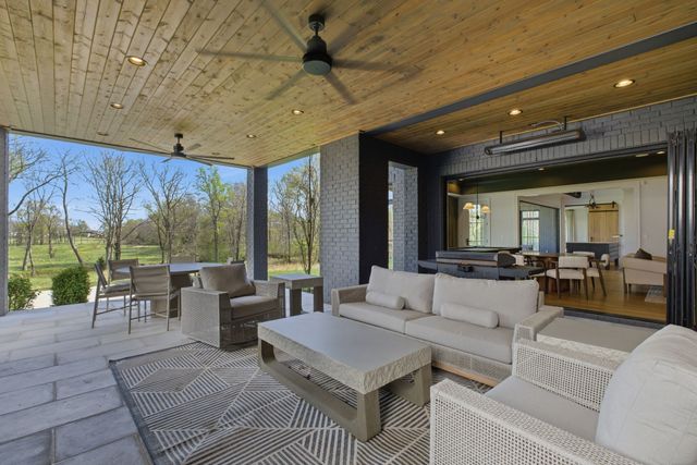 9048 Passiflora Ct, College Grove, TN 37046