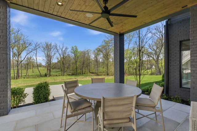 9048 Passiflora Ct, College Grove, TN 37046