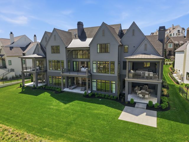 9048 Passiflora Ct, College Grove, TN 37046