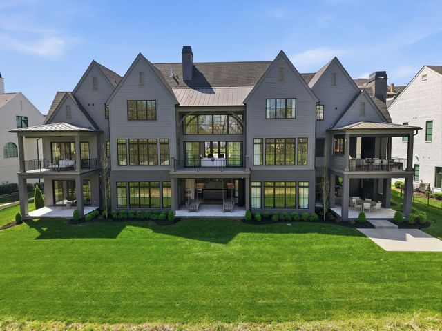 9048 Passiflora Ct, College Grove, TN 37046