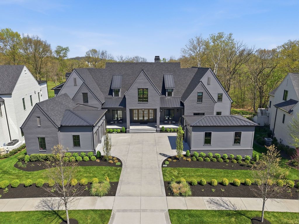 9048 Passiflora Ct, College Grove, TN 37046