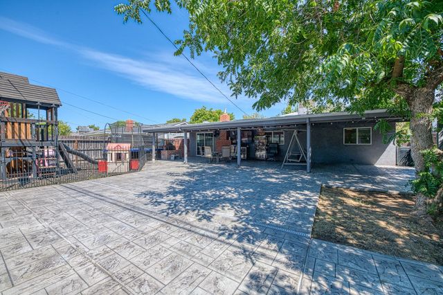 3874 E Holland Avenue, Fresno, CA 93726