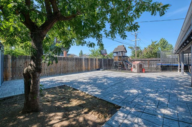3874 E Holland Avenue, Fresno, CA 93726