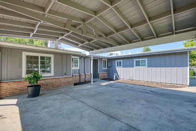 3874 E Holland Avenue, Fresno, CA 93726