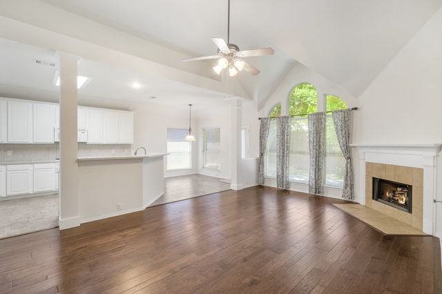 803 Manchester Drive, Mansfield, TX 76063