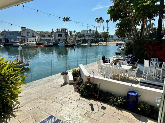 7 Balboa Coves, Newport Beach, CA 92663