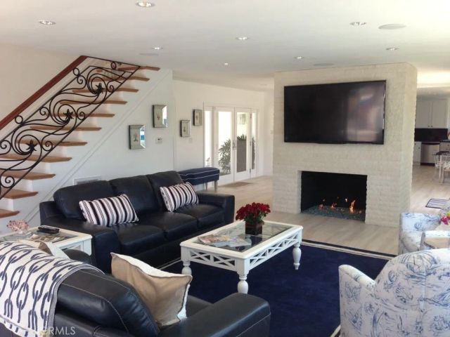 7 Balboa Coves, Newport Beach, CA 92663