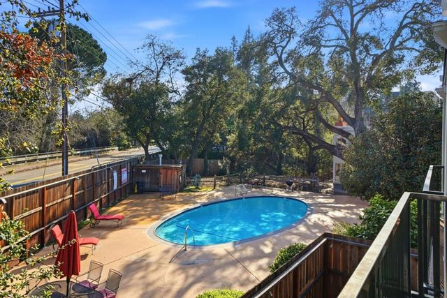 1411 Creekside Drive 2, Walnut Creek, CA 94596