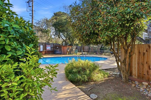 1411 Creekside Drive 2, Walnut Creek, CA 94596