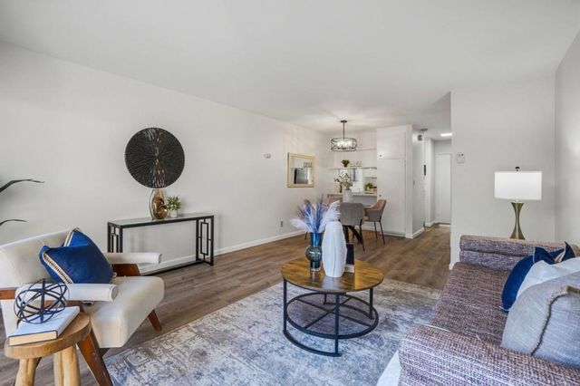 1411 Creekside Drive 2, Walnut Creek, CA 94596