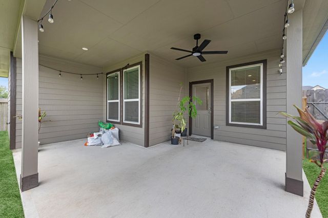 1907 Scarlet Yaupon Way, Conroe, TX 77301