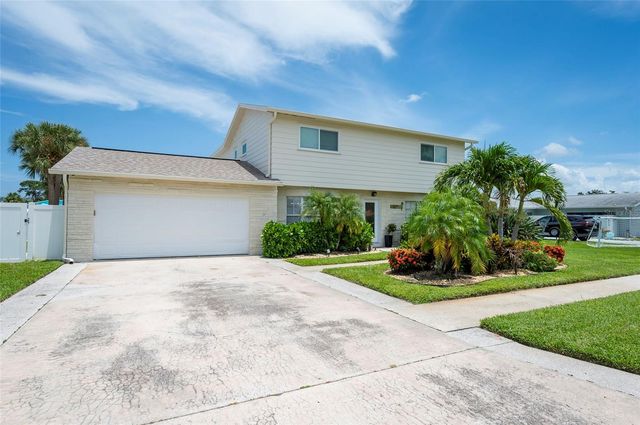 8425 FLAGSTONE DRIVE, Tampa, FL 33615