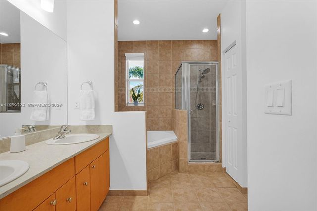 2318 Vintage Dr 2318, Lighthouse Point, FL 33064