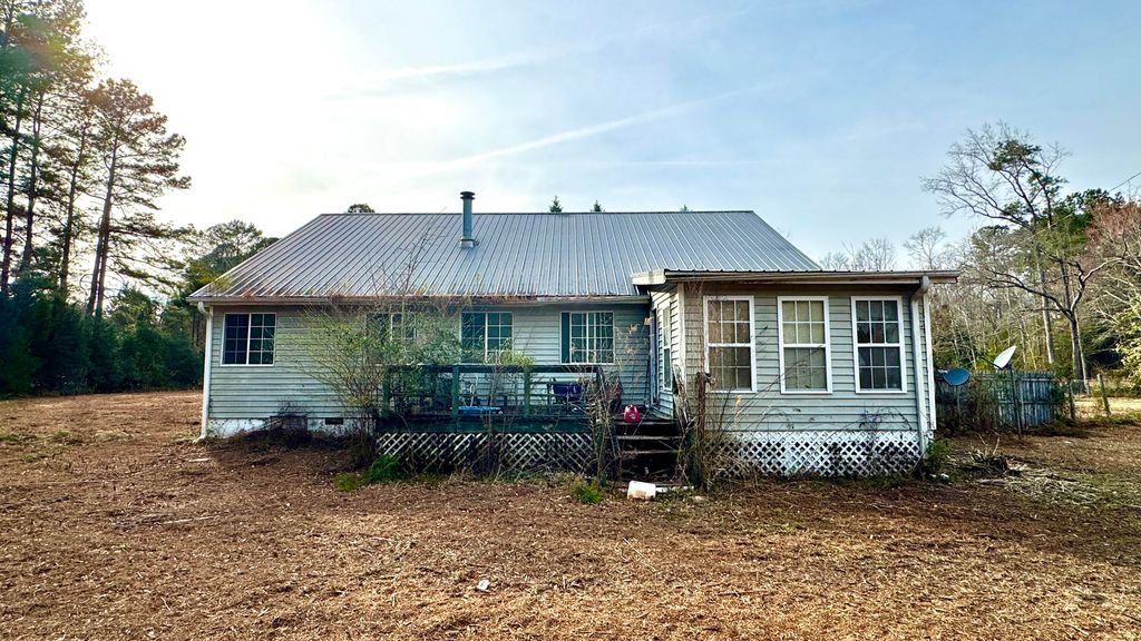 Image 1 of property listing at 1735 Highway 15, Saint George, SC 29477