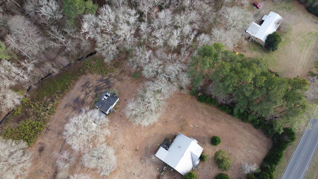 Image 7 of property listing at 1735 Highway 15, Saint George, SC 29477