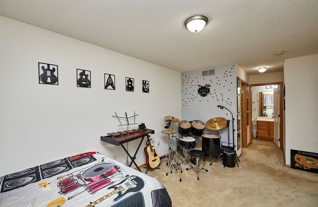 601 Orchard Hills Drive 8011, Norwalk, IA 50211