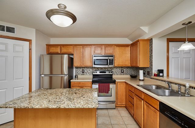 601 Orchard Hills Drive 8011, Norwalk, IA 50211