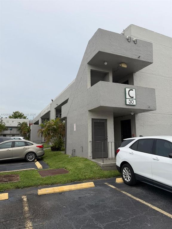 30 NW 87th Avenue C223, Miami, FL 33172