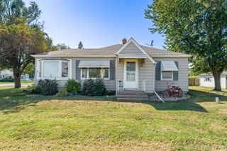 27 Suburban Heights, Milan, IL 61264
