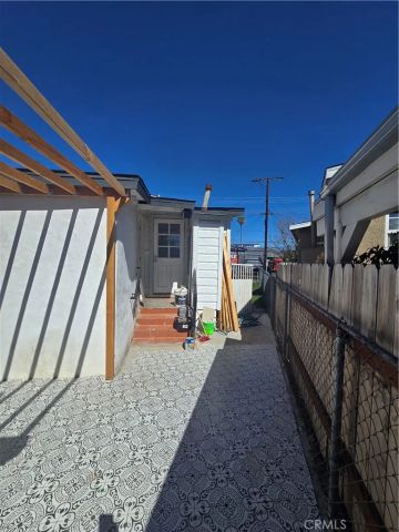 3868 E 1st, Los Angeles, CA 90063