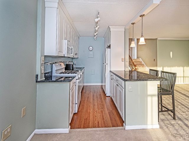 1160 Bower Hill Rd 506A, Mt Lebanon, PA 15243