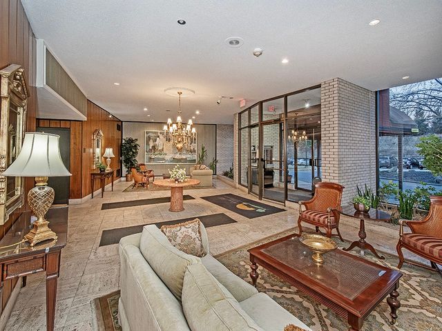 1160 Bower Hill Rd 506A, Mt Lebanon, PA 15243