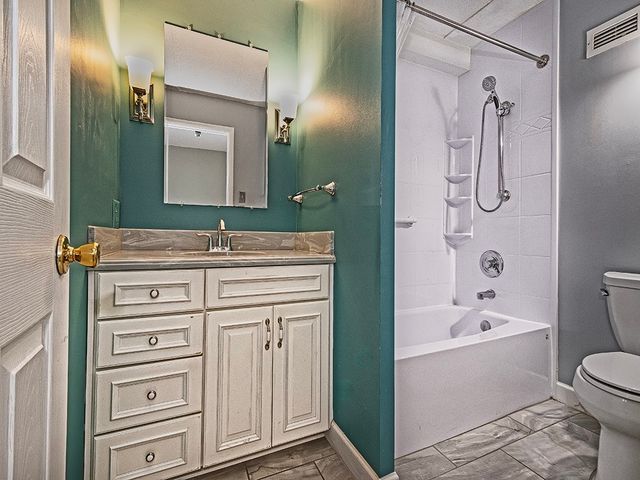 1160 Bower Hill Rd 506A, Mt Lebanon, PA 15243