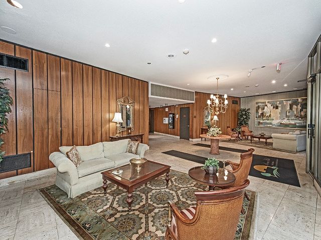 1160 Bower Hill Rd 506A, Mt Lebanon, PA 15243